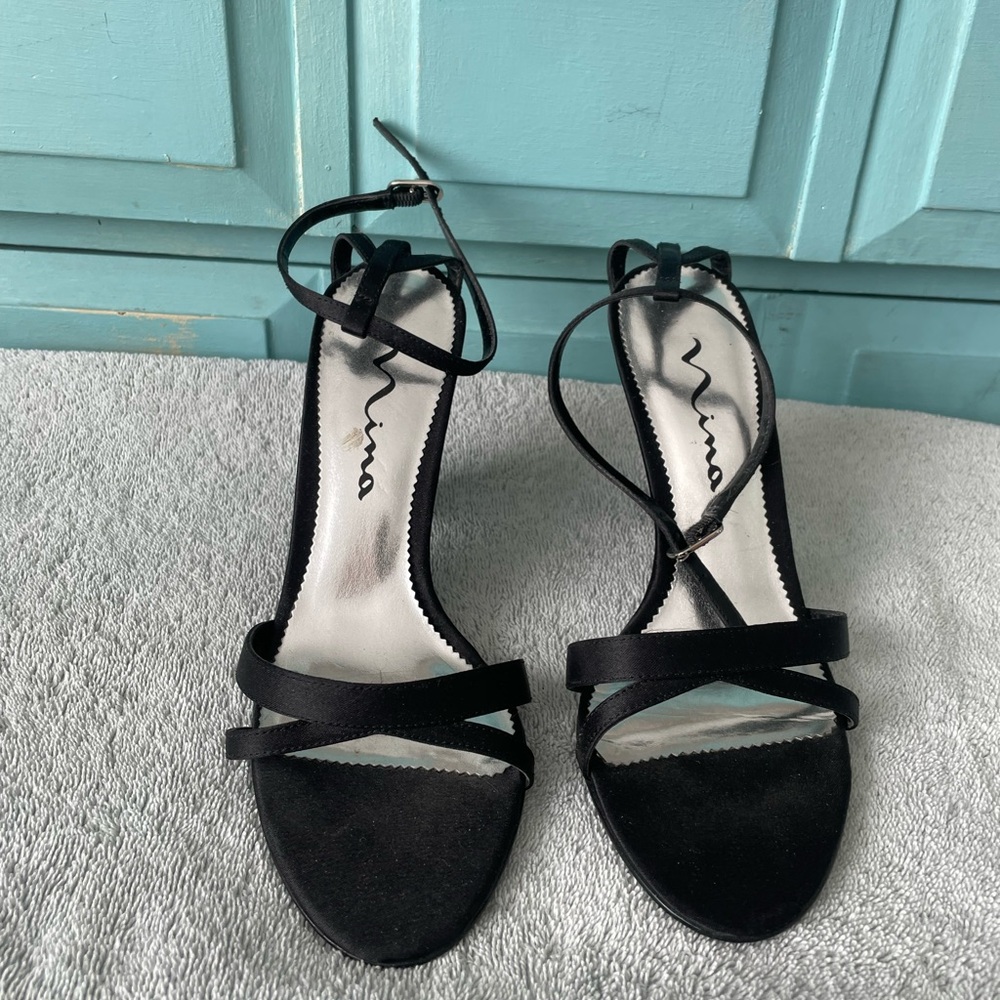 Nina Black Strappy satin Women's heels sz 7.5